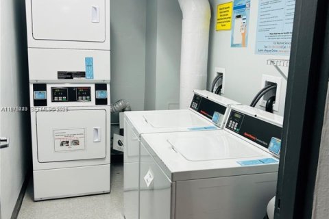 Condominio en venta en Hallandale Beach, Florida, 1 dormitorio, 68.56 m2 № 2040637 - foto 8