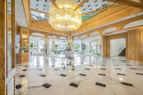 Condominio en venta en Hallandale Beach, Florida, 1 dormitorio, 68.56 m2 № 2040637 - foto 1