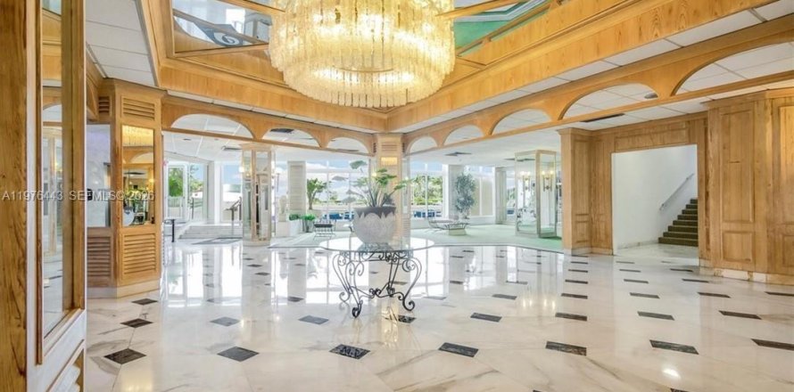 Condominio en Hallandale Beach, Florida, 1 dormitorio  № 2040637