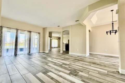 House in BELLALAGO in Kissimmee, Florida 4 bedrooms, 208.47 sq.m. № 2400275 - photo 10