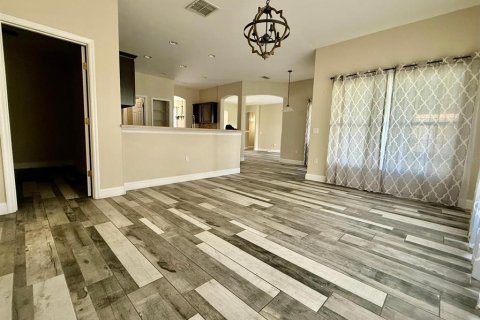 House in BELLALAGO in Kissimmee, Florida 4 bedrooms, 208.47 sq.m. № 2400275 - photo 15