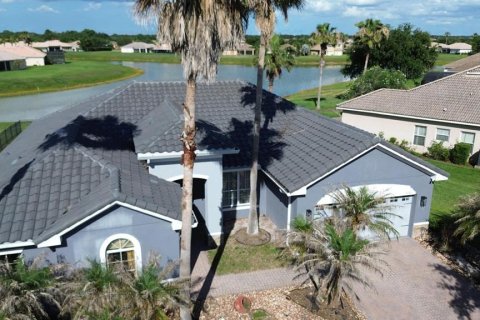 House in BELLALAGO in Kissimmee, Florida 4 bedrooms, 208.47 sq.m. № 2400275
