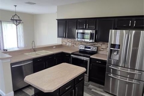 House in BELLALAGO in Kissimmee, Florida 4 bedrooms, 208.47 sq.m. № 2400275 - photo 13