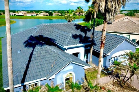 House in BELLALAGO in Kissimmee, Florida 4 bedrooms, 208.47 sq.m. № 2400275 - photo 7