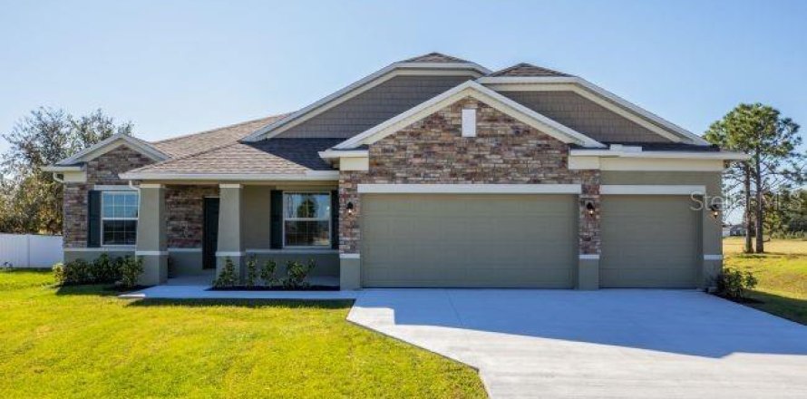 House in Weeki Wachee, Florida 4 bedrooms, 226.31 sq.m. № 2224597