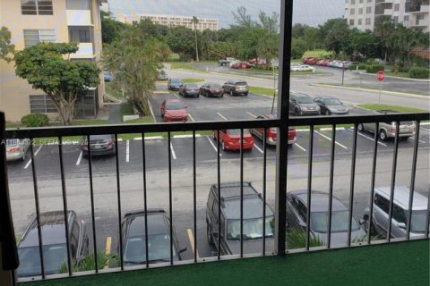 Copropriété à vendre à Lauderhill, Floride: 2 chambres, 90.3 m2 № 2025176 - photo 6