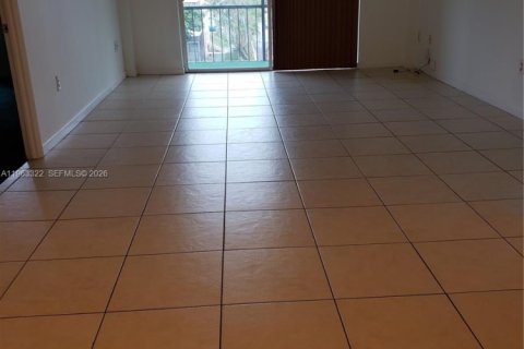 Copropriété à vendre à Lauderhill, Floride: 2 chambres, 90.3 m2 № 2025176 - photo 4