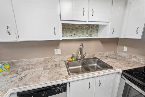 Touwnhouse à vendre à Ormond Beach, Floride: 2 chambres, 154.59 m2 № 1866337 - photo 16