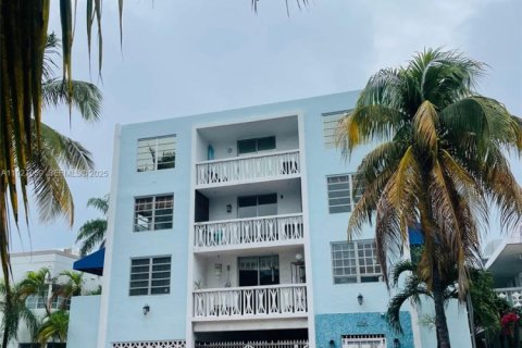 Condo à Miami Beach, Floride, 1 chambre  № 2039598