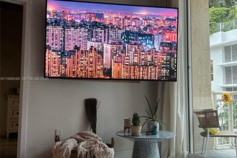 Купить кондоминиум в Майами, Флорида 1 спальня, 65.68м2, № 2044767 - фото 7