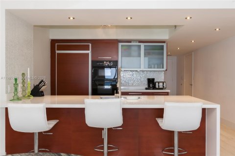 Condo in Hallandale Beach, Florida, 3 bedrooms  № 2052996 - photo 6