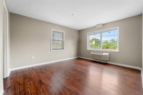 Condo in Tampa, Florida, 2 bedrooms № 2199734 - photo 14