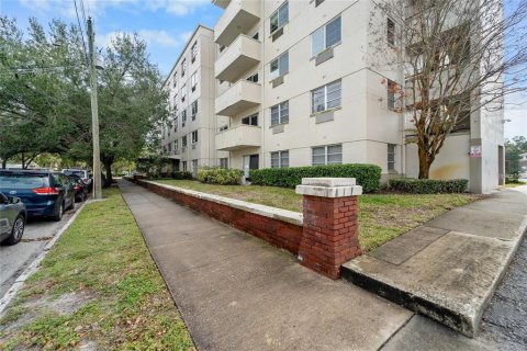 Condo in Tampa, Florida, 2 bedrooms № 2199734 - photo 2