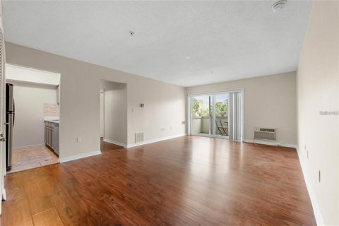 Condo in Tampa, Florida, 2 bedrooms № 2199734 - photo 4