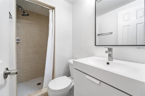 Condo in Tampa, Florida, 2 bedrooms № 2199734 - photo 12