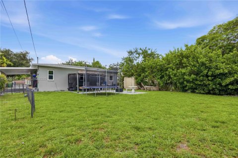 Villa ou maison à vendre à North Miami, Floride: 4 chambres, 141.21 m2 № 2176813 - photo 23