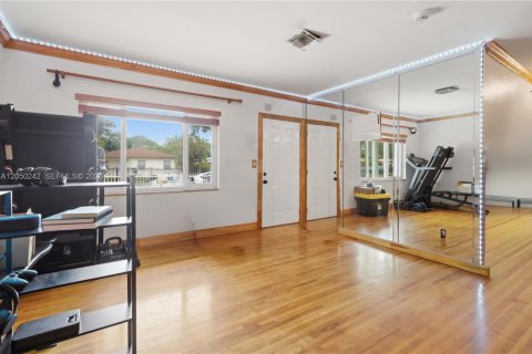 Villa ou maison à vendre à North Miami, Floride: 4 chambres, 141.21 m2 № 2176813 - photo 8