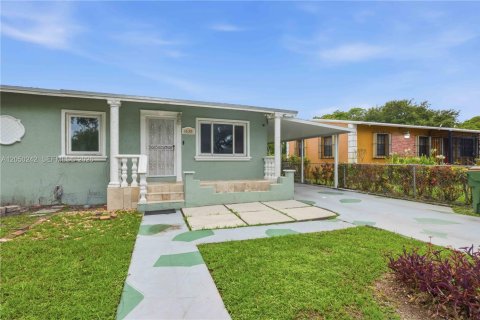 Villa ou maison à vendre à North Miami, Floride: 4 chambres, 141.21 m2 № 2176813 - photo 29