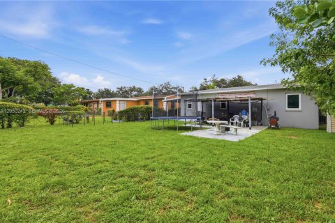 Villa ou maison à vendre à North Miami, Floride: 4 chambres, 141.21 m2 № 2176813 - photo 24