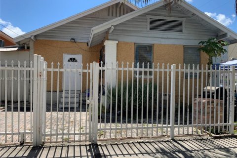 House in Miami, Florida 3 bedrooms, 153.2 sq.m. № 1864647 - photo 3