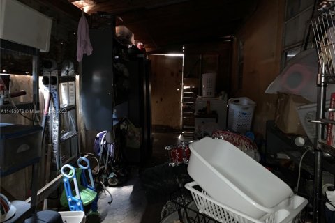 House in Miami, Florida 3 bedrooms, 153.2 sq.m. № 1864647 - photo 15