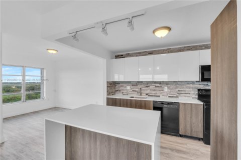 Copropriété à vendre à Lauderhill, Floride: 2 chambres, 104.05 m2 № 1963290 - photo 8