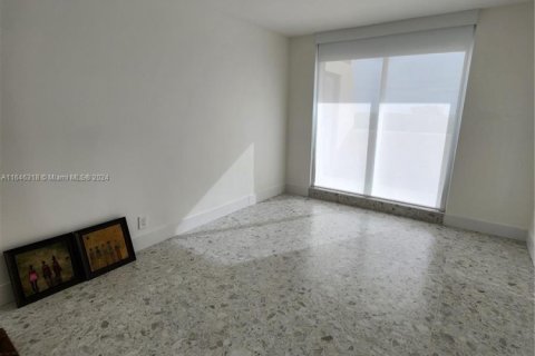 Copropriété à vendre à Miami Beach, Floride: 2 chambres, 96.34 m2 № 2016385 - photo 10