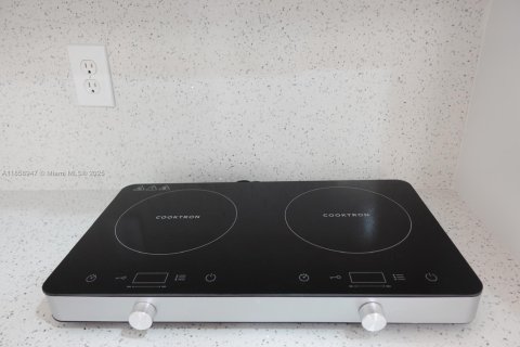 Immobilier commercial à louer à Miami, Floride № 1887405 - photo 4