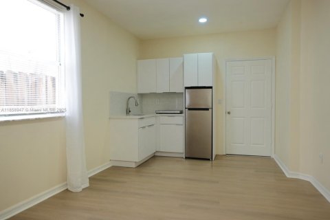 Immobilier commercial à louer à Miami, Floride № 1887405 - photo 1