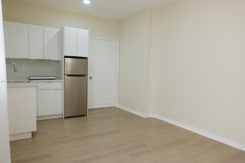 Immobilier commercial à louer à Miami, Floride № 1887405 - photo 2