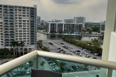 Condominio en venta en Hollywood, Florida, 2 dormitorios, 109.25 m2 № 1892716 - foto 20