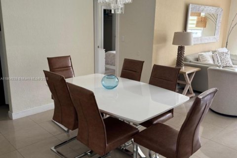 Condominio en venta en Hollywood, Florida, 2 dormitorios, 109.25 m2 № 1892716 - foto 7