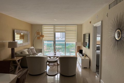 Condominio en venta en Hollywood, Florida, 2 dormitorios, 109.25 m2 № 1892716 - foto 3