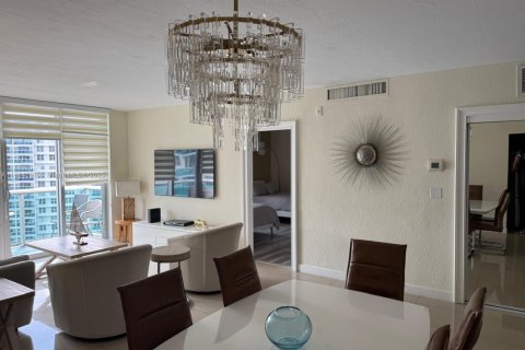 Condominio en venta en Hollywood, Florida, 2 dormitorios, 109.25 m2 № 1892716 - foto 1