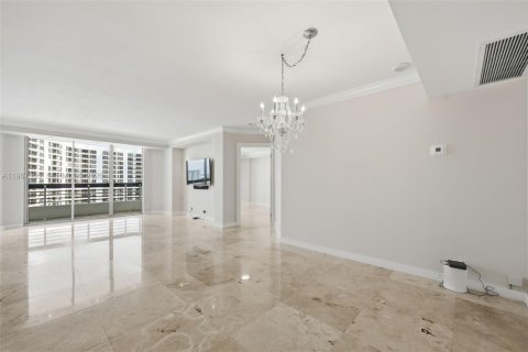 Condominio en venta en Aventura, Florida, 2 dormitorios, 109.72 m2 № 2029508 - foto 5