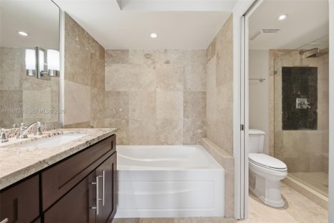 Condominio en venta en Aventura, Florida, 2 dormitorios, 109.72 m2 № 2029508 - foto 24