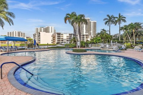 Condominio en venta en Aventura, Florida, 2 dormitorios, 109.72 m2 № 2029508 - foto 30
