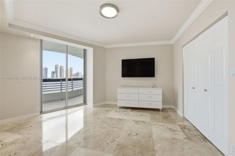 Condominio en venta en Aventura, Florida, 2 dormitorios, 109.72 m2 № 2029508 - foto 17