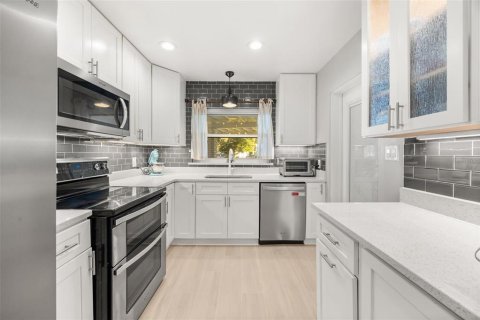 Casa en venta en Orlando, Florida, 3 dormitorios, 147.9 m2 № 2418875 - foto 10