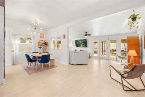 Casa en venta en Orlando, Florida, 3 dormitorios, 147.9 m2 № 2418875 - foto 15