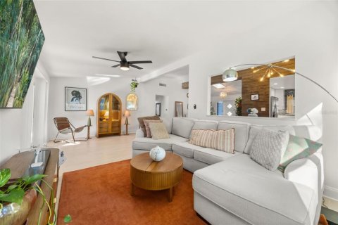 Casa en venta en Orlando, Florida, 3 dormitorios, 147.9 m2 № 2418875 - foto 6