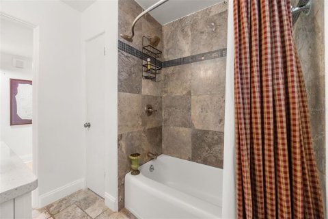 Casa en venta en Orlando, Florida, 3 dormitorios, 147.9 m2 № 2418875 - foto 24