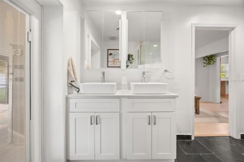 Casa en venta en Orlando, Florida, 3 dormitorios, 147.9 m2 № 2418875 - foto 19