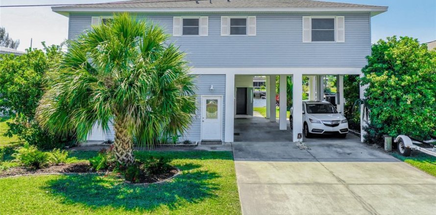 Casa en Hernando Beach, Florida 3 dormitorios, 129.51 m2 № 1879123