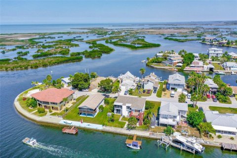 Casa en alquiler en Hernando Beach, Florida, 3 dormitorios, 129.51 m2 № 1879123 - foto 2