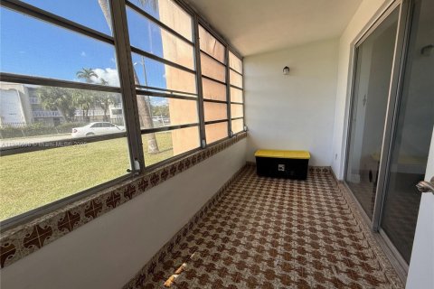 Купить кондоминиум в Майами, Флорида 1 спальня, 88.63м2, № 1971687 - фото 15