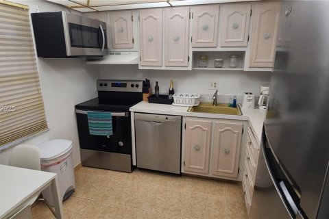Condo in Delray Beach, Florida, 2 bedrooms № 1994463 - photo 3