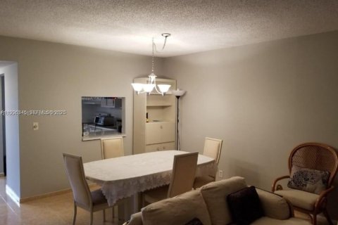 Condo in Delray Beach, Florida, 2 bedrooms № 1994463 - photo 2