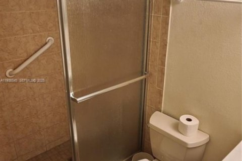 Condo in Delray Beach, Florida, 2 bedrooms № 1994463 - photo 7