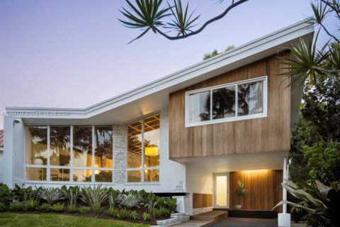 Villa ou maison à vendre à Miami, Floride: 3 chambres, 178 m2 № 1964096 - photo 2